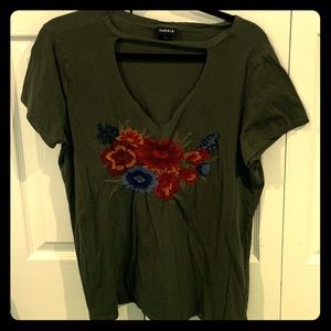 Cut out shirt 🚨FINAL PRICE🚨